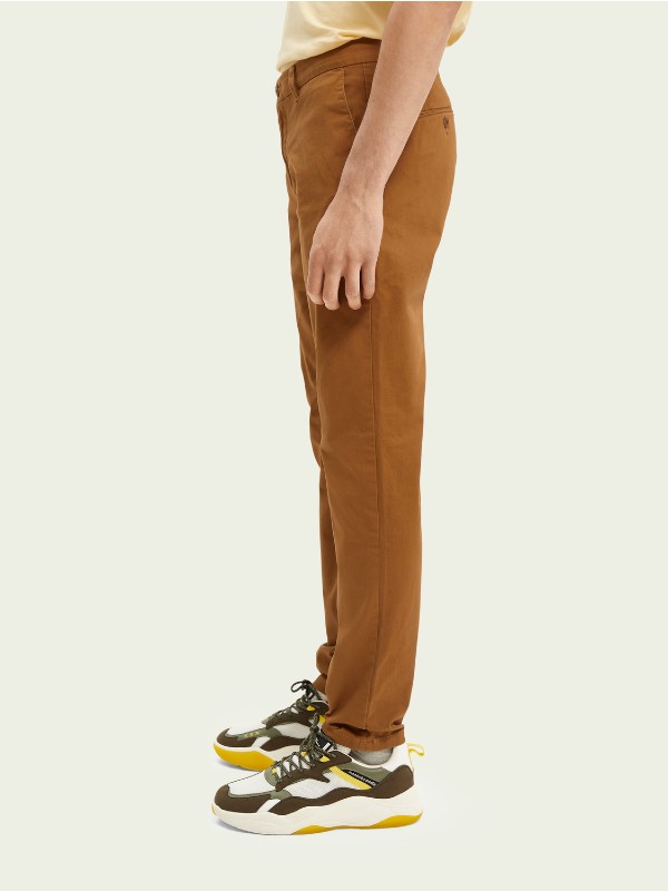 Scotch-and-Soda-chinos2-003